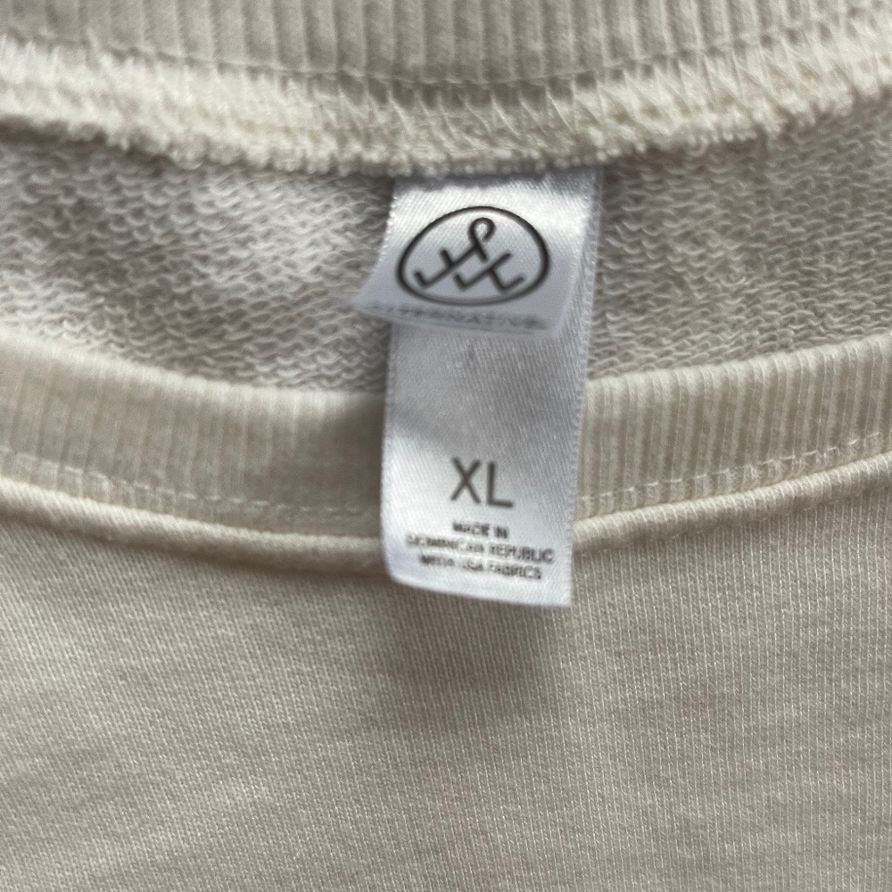 Alternative Off White Crewneck Long Sleeve Shirt size XL - Picture 2 of 3